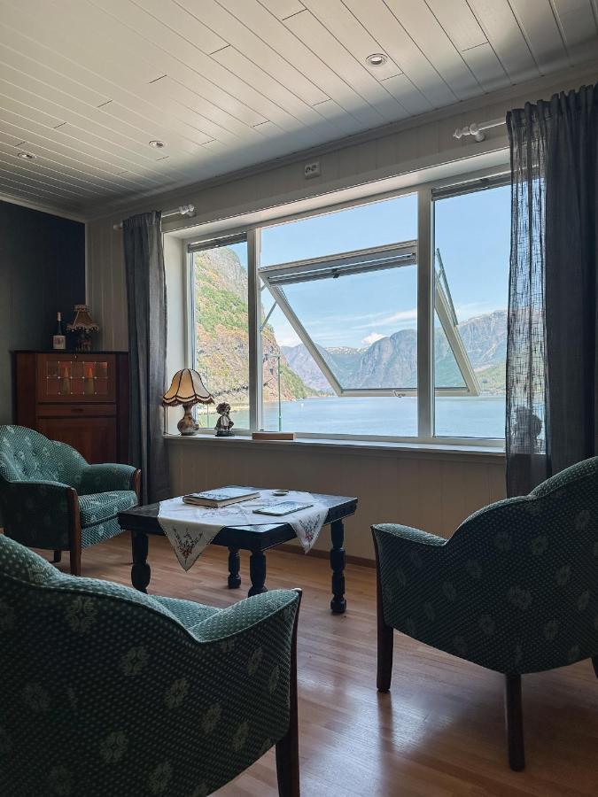 Svingen Guesthouse - Panoramic Fjord Views In Flam Flåm Exterior foto
