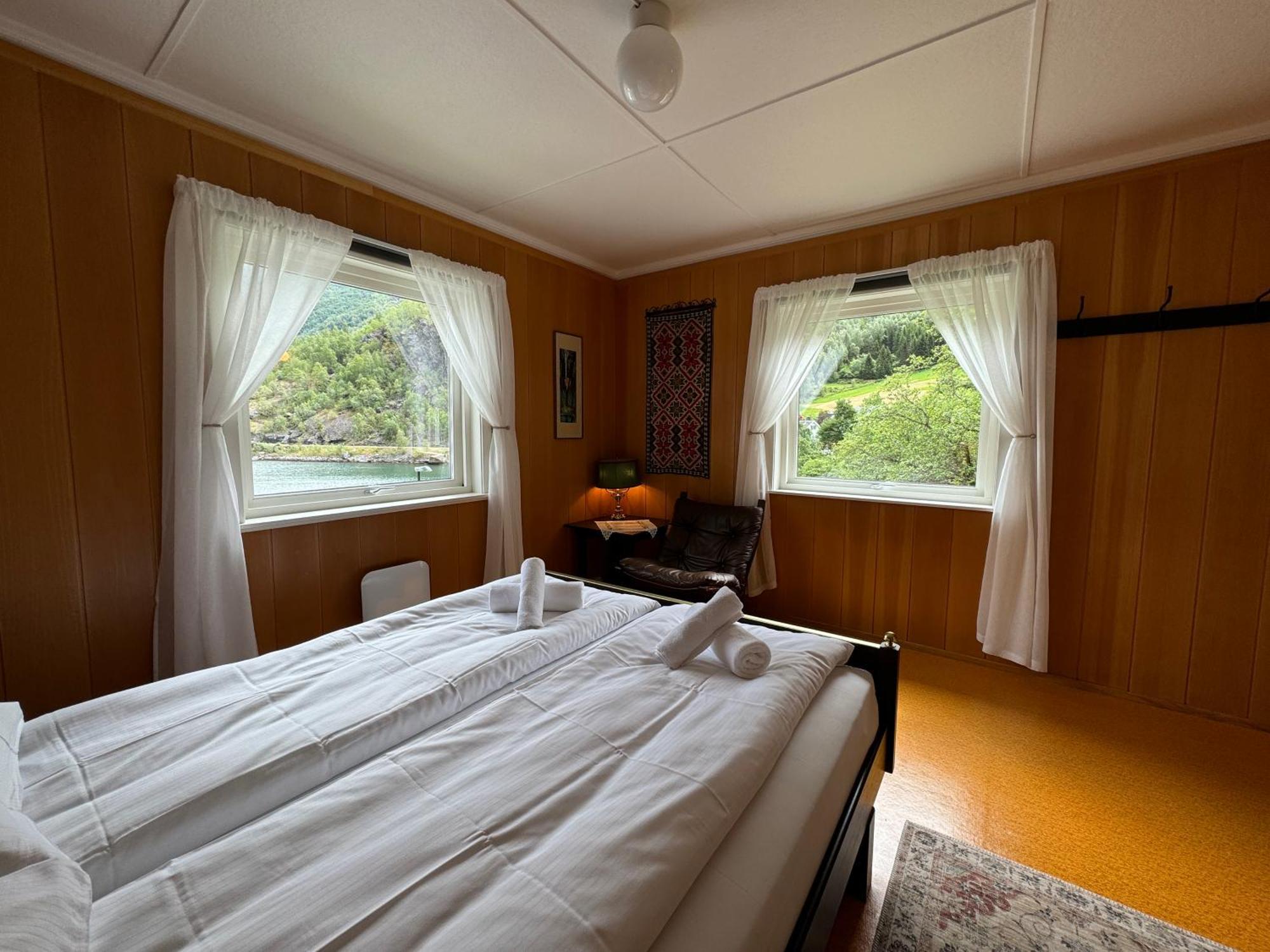 Svingen Guesthouse - Panoramic Fjord Views In Flam Flåm Exterior foto