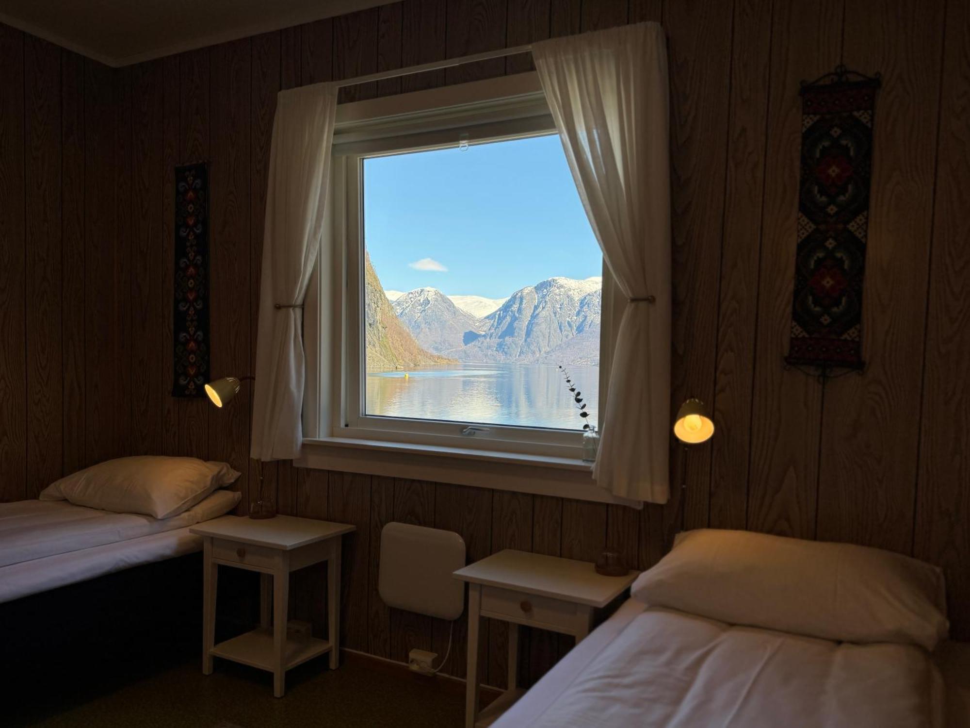Svingen Guesthouse - Panoramic Fjord Views In Flam Flåm Exterior foto