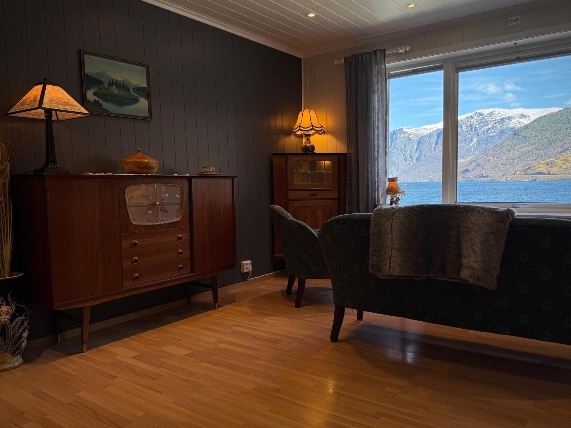Svingen Guesthouse - Panoramic Fjord Views In Flam Flåm Exterior foto